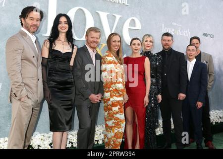 LOS ANGELES - April 26: Tom Pelphrey, Krysten Ritter, Jesse Plemons, Elizabeth Marvel, Elizabeth Olsen, Lily Rabe, Patrick Fugit, Keir Gilchrist, Richard C. Jones bei der Premiere der Love & Death TV Series in der Directors Guild of America am 26. April 2023 in Los Angeles, Kalifornien Stockfoto