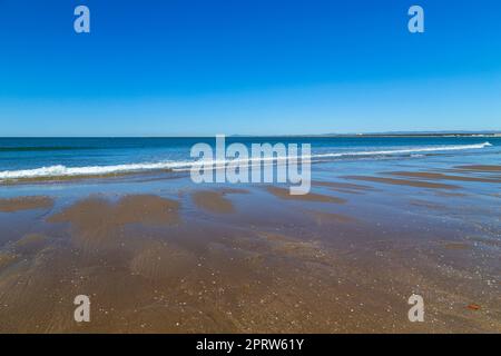 Wunderschöner Strand an der Algarve Stockfoto