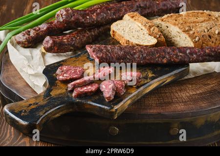 Getrocknete Wurst aus Wild- und truthahnfleisch Stockfoto