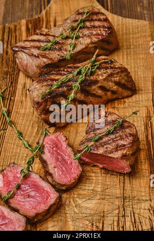 Mittelgroßes Rindersteak, erstklassiges Fleisch Stockfoto