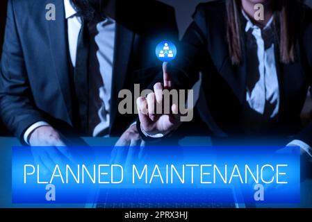 Textschild mit geplanter Wartung. Konzeptionelle Foto-Check-ups werden regelmäßig durchgeführt Stockfoto