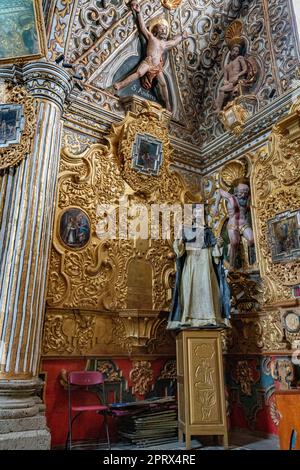 Die kunstvoll verzierte barocke Kapelle des Senor de Tlacolula, Kirche der Himmelfahrt, Tlacolula de Matamoros, Mexiko. Stockfoto