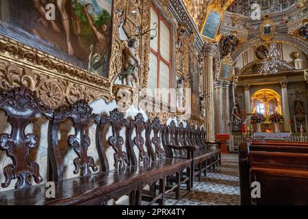 Die kunstvoll verzierte barocke Kapelle des Senor de Tlacolula, Kirche der Himmelfahrt, Tlacolula de Matamoros, Mexiko. Stockfoto