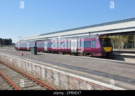 Dieselmotor der Klasse 170 in der Küstenstadt Skegness, Lincolnshire, England, Großbritannien Stockfoto