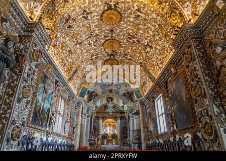 Die kunstvoll verzierte barocke Kapelle des Senor de Tlacolula, Kirche der Himmelfahrt, Tlacolula de Matamoros, Mexiko. Stockfoto