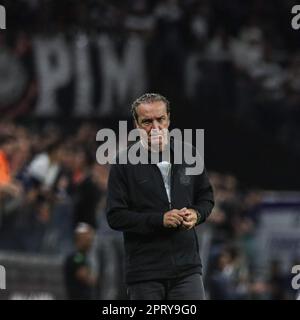 Sao Paulo, Brasilien, 26. April 2023. Cuca, Manager der Corinthians, während des Spiels zwischen Corinthians und Remo für den Brasilien Cup 2023 im Arena Corinthians Stadium am 26. April in Sao Paulo. Foto: Wanderson Oliveira/DiaEsportivo/Alamy Live News Stockfoto