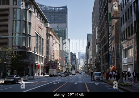 Tokio, Japan. 27. April 2023. Takashimaya Einkaufszentrum im Zentrum von Tokio. (Kreditbild: © Stanislav Kogiku/SOPA Images via ZUMA Press Wire) NUR REDAKTIONELLE VERWENDUNG! Nicht für den kommerziellen GEBRAUCH! Stockfoto