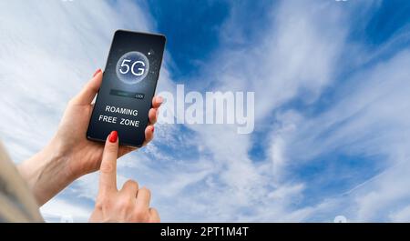 Roaming-freie Euro-Zone. SMS, telefonieren und Internet-Nutzung ohne Roaming-Gebühren in Euro-Zone. Konzept-Foto. Stockfoto