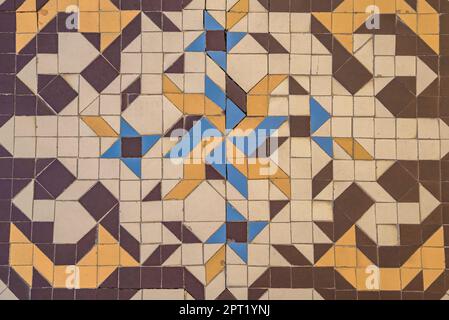 Mosaikboden im Hinterhof der Casa Batlló (Barcelona, Katalonien, Spanien) ESP: Suelo con mosaico en el Patio posterior de la Casa Batlló (España) Stockfoto