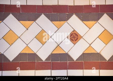 Mosaikboden im Hinterhof der Casa Batlló (Barcelona, Katalonien, Spanien) ESP: Suelo con mosaico en el Patio posterior de la Casa Batlló (España) Stockfoto