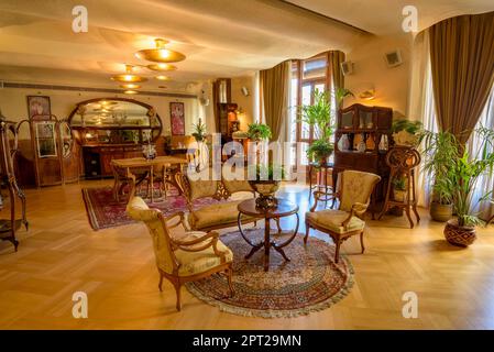 Apartment mit moderner Einrichtung und Möbeln im zweiten Stock der Casa Batlló (Barcelona, Katalonien, Spanien) Stockfoto