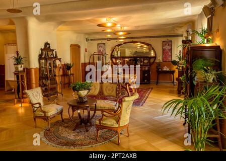 Apartment mit moderner Einrichtung und Möbeln im zweiten Stock der Casa Batlló (Barcelona, Katalonien, Spanien) Stockfoto