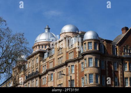 Die Kuppeln auf dem Hilton Hotel Bayswater by Hyde Park und Queensway, London Stockfoto