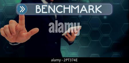 Conceptual Display Benchmark, Internet-Konzept mit oder in der Lage, zwei Sprachen zu verwenden, vor allem mit gleich fließendem Geschäftsmann in Anzug mit offener Handfläche Stockfoto