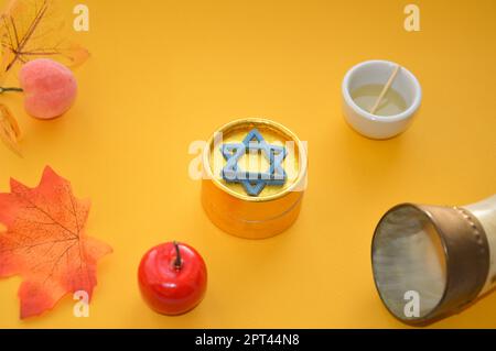 Herbstliche Leckereien für das jüdische Neujahr Rosh Hashanah der Symbole im Feiertag Stockfoto