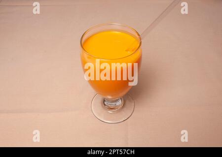 Traditionelles indisches Getränk, bekannt als Mango Lassi Stockfoto