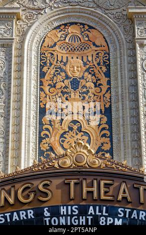 Loew's Kings Theatre, ein klassischer Filmpalast aus dem Jahr 1929, wurde 2013-2014 nach mehr als 35 Jahren der Vernachlässigung restauriert. Stockfoto