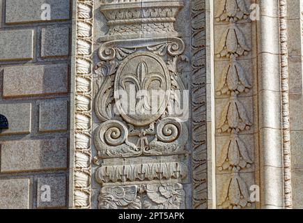 Loew's Kings Theatre, ein klassischer Filmpalast aus dem Jahr 1929, wurde 2013-2014 nach mehr als 35 Jahren der Vernachlässigung restauriert. Fassadendetails. Stockfoto