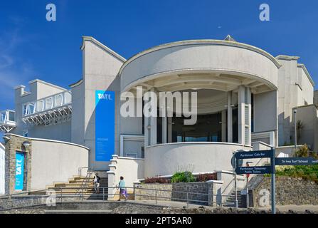 Kunstgalerie Tate St Ives, Porthmeor Beach, St. Ives, Cornwall, England, Vereinigtes Königreich Stockfoto