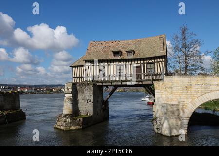 Vernon ist eine Gemeinde im französischen Departement Eure, der Verwaltungsregion der Normandie, Nordfrankreich. Es liegt am Ufer der seine, etwa auf halbem Weg zwischen Paris und Rouen. Vernon ist eine Gemeinde im französischen Departement Eure, der Verwaltungsregion der Normandie, Nordfrankreich. Es liegt am Ufer der seine, etwa auf halbem Weg zwischen Paris und Rouen. Die alte Mühle von Vernon, die Old Mill Bridge, die Old Mill Bridge von Vernon, die alte Mühle, Brücke, At, vernon, in, frankreich, over, the, Flusswade, Normandie, Normandie, Nordwestfrankreich, Frankreich, Europa, Europa, die, alt, Mühle, Brücke, A Stockfoto