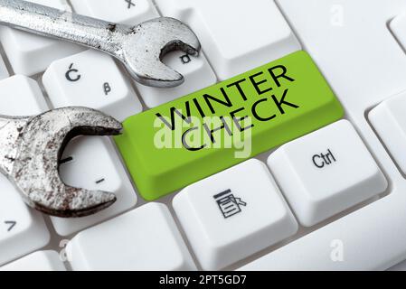 Hand schreiben Zeichen Winter Check, Internet-Konzept kälteste Saison Wartung Vorbereitung Snow Shovel Hiemal Stockfoto