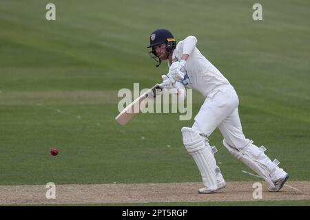 Durham's Graham Clark beim LV= County Championship Match zwischen Durham und Derbyshire im Seat Unique Riverside, Chester le Street am Donnerstag, den 27. April 2023. (Foto: Mark Fletcher | MI News) Guthaben: MI News & Sport /Alamy Live News Stockfoto