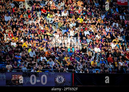 Barcelona, Spanien. 27. April 2023. Die FC Barcelona Fans während eines Womans Champions League-Spiels zwischen dem FC Barcelona Femeni und dem Chelsea FC Women am 27. April 2023 im Spotify Camp Nou in Barcelona, Spanien. (Foto/Felipe Mondino) Kredit: Unabhängige Fotoagentur/Alamy Live News Stockfoto