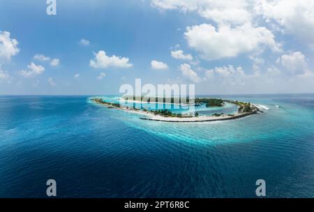 Luftaufnahme, Lankanfushi, Paradise Island mit Wasser Bungalows, North Male Atoll, Indischer Ozean, Malediven Stockfoto