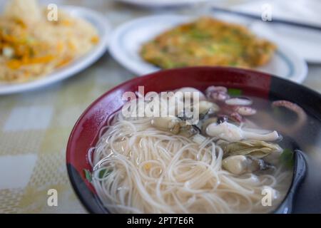 Nudelsuppe aus Austernreis, berühmt in Taiwan Stockfoto