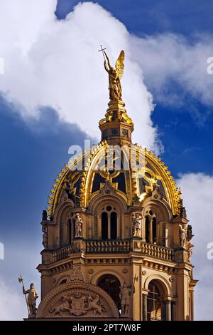 Die vergoldete Statue des Erzengels Michael, Künstler August Kiss, Schloss Schwerin, Schwerin, Mecklenburg-Vorpommern, Deutschland Stockfoto