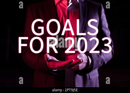 Unterschreiben Sie die Ziele für 2023The entsprechend den Dingen, die Sie in 2023 haben und erreichen möchten, Word schreibt auf die folgenden Dinge, die Sie haben möchten und ach Stockfoto