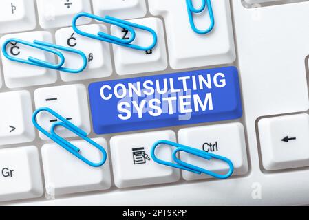 Schilder zur Anzeige von Consulting SystemHelping Firmen verbessern die Angemessenheit und Funktionalität von Prozessen, Geschäftskonzept hilft Unternehmen, die Angemessenheit von Prozessen zu verbessern und Stockfoto