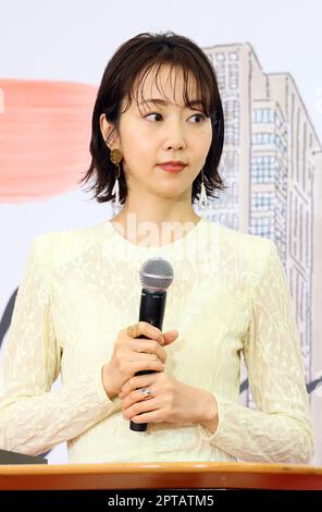 Tokio, Japan. 27. April 2023. Die japanische Schauspielerin Haruka Kinami nimmt am Donnerstag, den 27. April 2023, an einer Werbeveranstaltung zur Eröffnung der Speiseetage des Marunouchi-Gebäudes Teil und feiert den 20. Jahrestag des Gebäudes in Tokio. (Foto: Yoshio Tsunoda/AFLO) Stockfoto