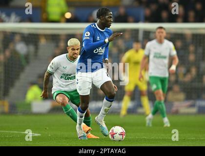 Liverpool, Großbritannien. 27. April 2023. Amadou Onana von Everton während des Premier League-Spiels im Goodison Park, Liverpool. Das Bild sollte lauten: Gary Oakley/Sportimage Credit: Sportimage Ltd/Alamy Live News Stockfoto