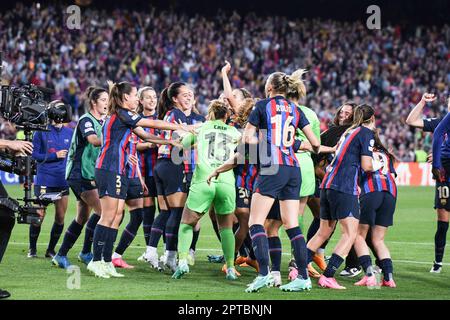 Barcelona, Barcelona, Spanien, Spanien. 27. April 2023. BARCELONA, SPANIEN – 27. APRIL: Spiel zwischen dem FC Barcelona und Chelsea im Rahmen des Halbfinals Leg 2 von 2 der UEFA Women's Champions League am 27. April 2023 im Spotify Camp Nou in Barcelona, Spanien. (Kreditbild: © Sara Arib/PX Imagens via ZUMA Press Wire) NUR REDAKTIONELLE VERWENDUNG! Nicht für den kommerziellen GEBRAUCH! Stockfoto