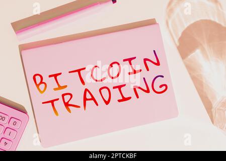 Konzeptionelle Bildunterschrift Bitcoin Trading, Word für den Prozess der Erstellung eines Budgets und der Verwendung dieses Budgets Stockfoto