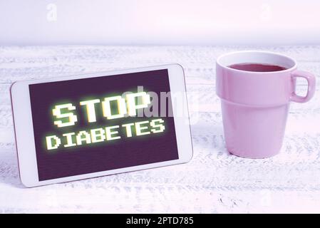 Schreiben mit Text „Diabetes stoppen“, Wort für Blutzuckerspiegel ist höher als normales injizierten Insulin Stockfoto