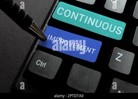 Textunterschrift präsentiert kontinuierliche Verbesserung, Word für kleine konsistente Verbesserungen im Laufe der Zeit Computer-Tastatur und Symbol.Information Mediu Stockfoto