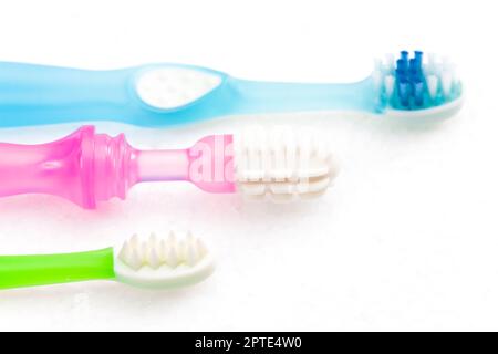 Noch immer leben Beißringe und Zahnbürste Stockfoto