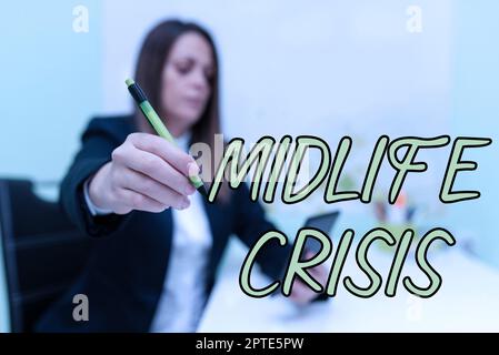 Textüberschrift mit Darstellung der Midlife Crisis, Business Concept Software-Entwicklungstechnik, die eine Anwendung zerlegt Stockfoto