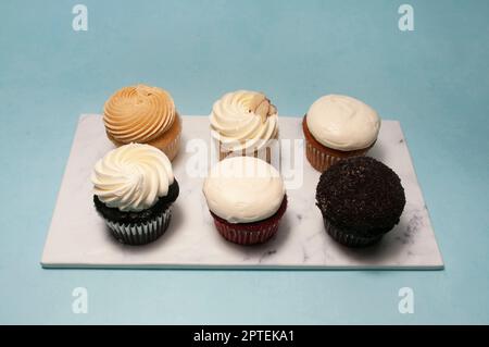 Sortiment Serie von köstlichen und reichen Gourmet-Cupcakes Stockfoto