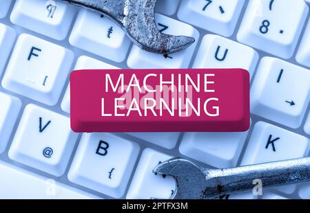 Hand schreiben Zeichen Machine Learning, Business Ansatz das Konzept, dass ein Computer neue Daten selbst lernen kann Stockfoto