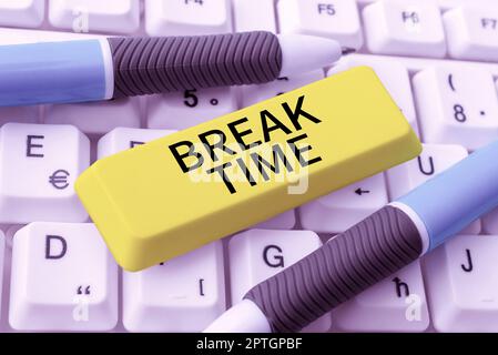 Inspiration mit Zeichen für Pausenzeit, Ruhezeit im Geschäftskonzept oder Erholung nach einer bestimmten Arbeit Stockfoto