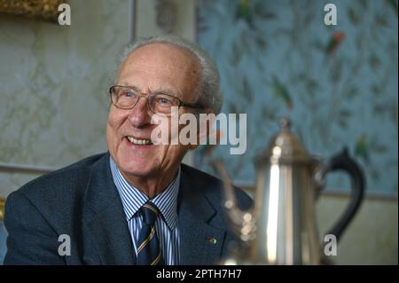 Dessau, Deutschland. 21. April 2023. Eduard Prinz von Anhalt bei einem Interview in seiner Residenz Dessau, Palais Minckwitz. Kredit: Heiko Rebsch/dpa/Alamy Live News Stockfoto