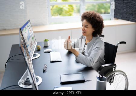 Webinar Zur Online-Videokonferenz Zum Thema Computer. Geschäftsvideokonferenz Stockfoto