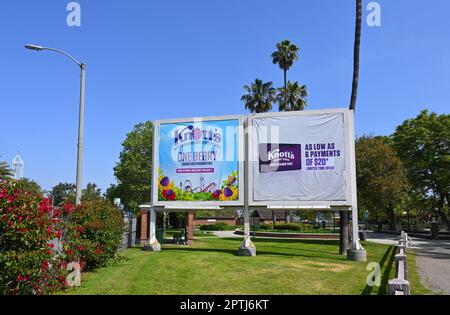 BUENA PARK, KALIFORNIEN - 27. April 2023: Boysenberry Festival-Schild an der Knotts Berry Farm Stockfoto