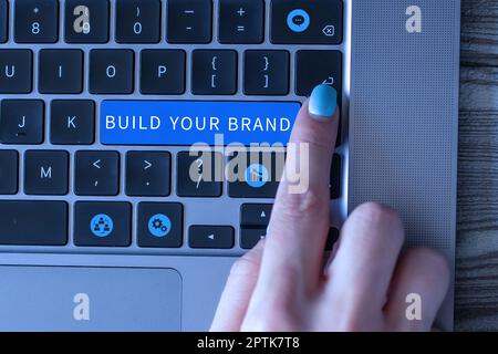 Schreiben Anzeigen von Text Erstellen Sie Ihre Marke, Business-Ansatz Machen Sie eine kommerzielle Identität Marketing-Werbung Stockfoto