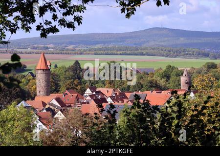 Blick von der Burgruine auf die historische Altstadt, Hessen, Deutschland, Grebenstein Stockfoto