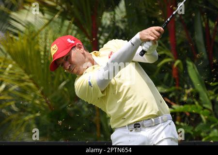 Singapur. 28. April 2023. Sergio Garcia von Team Fireballs aus Spanien tritt am ersten Tag des LIV Golf Singapore im Sentosa Golf Club in Singapur am 28. April 2023 an. Kredit: Dann Chih Wey/Xinhua/Alamy Live News Stockfoto