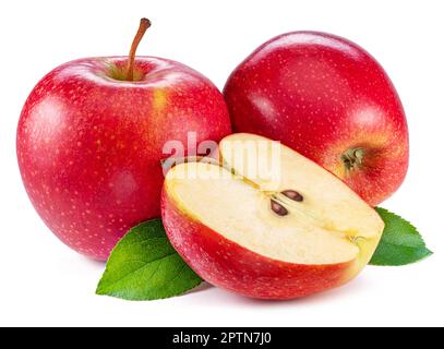 Reife rote Äpfel und Apfelscheiben isoliert auf weißem Hintergrund. Stockfoto